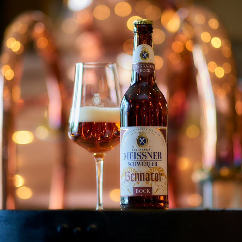 Bennator Bockbier in der Flasche und im Glas